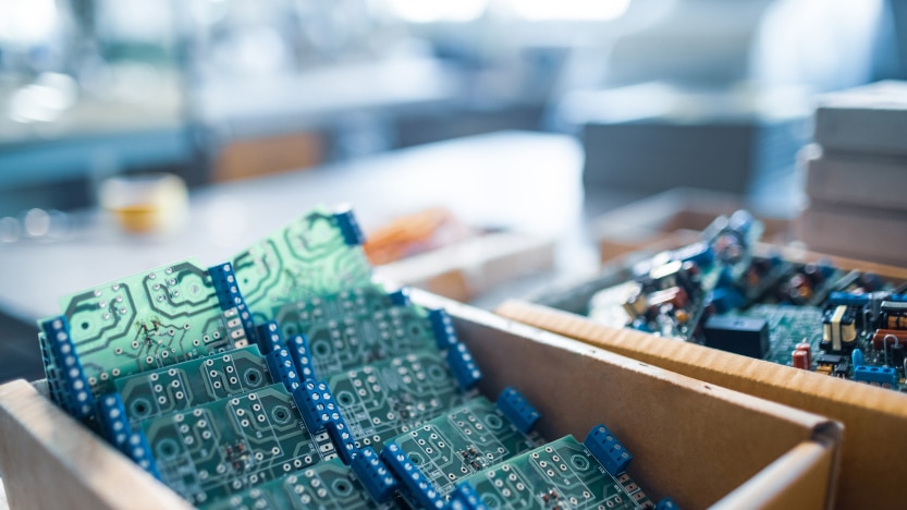 Read more about the article Sending Electronics to France: A Guide with Packing Tips